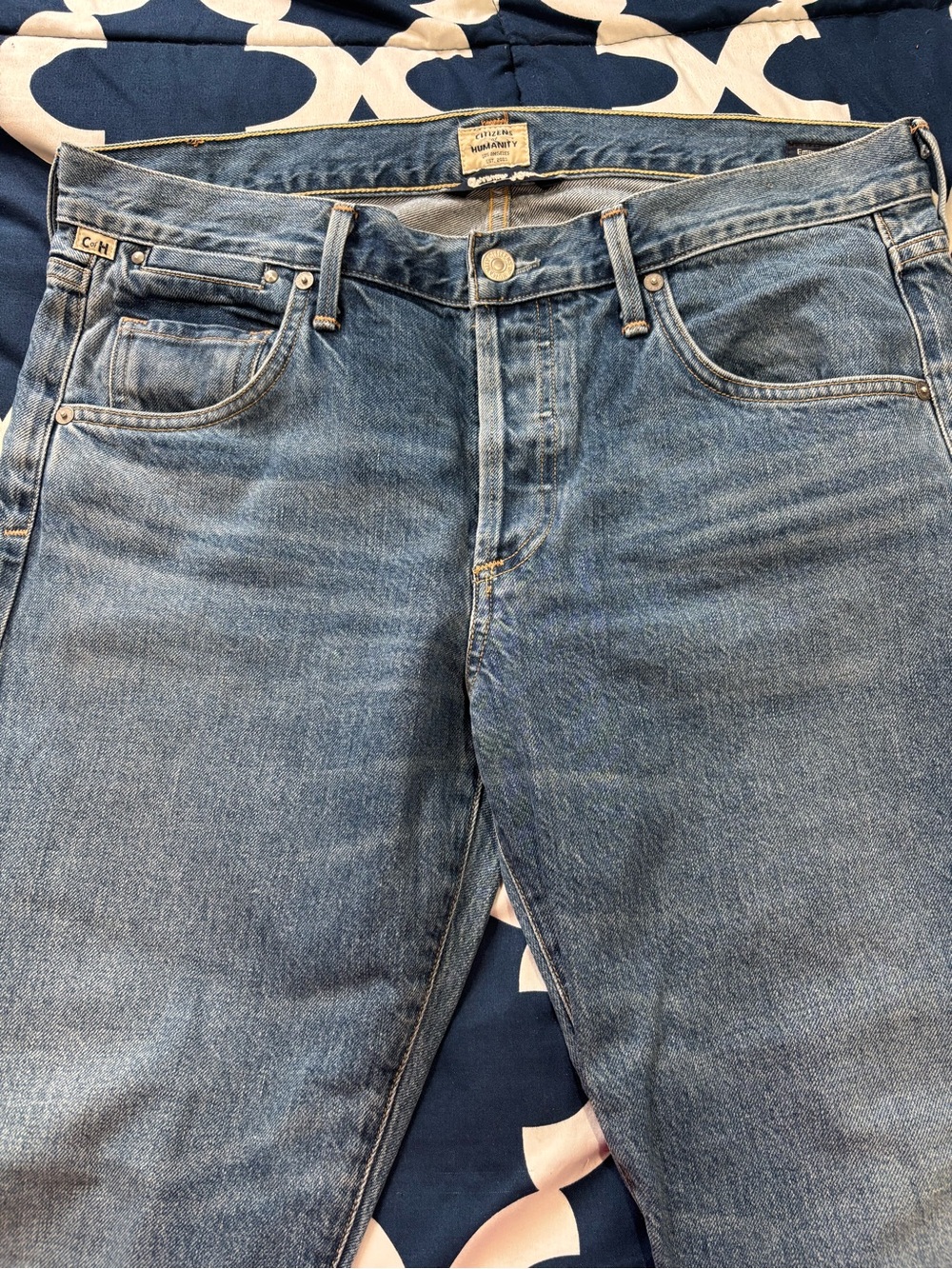 Citizens Of Humanity Light Blue Straight-Leg Jeans - Picture 2 of 11